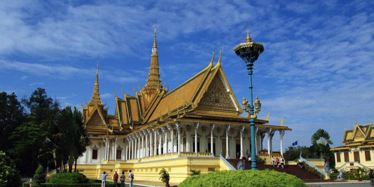 8% OFF for Hotel Bookings in Cambodia and Singapore